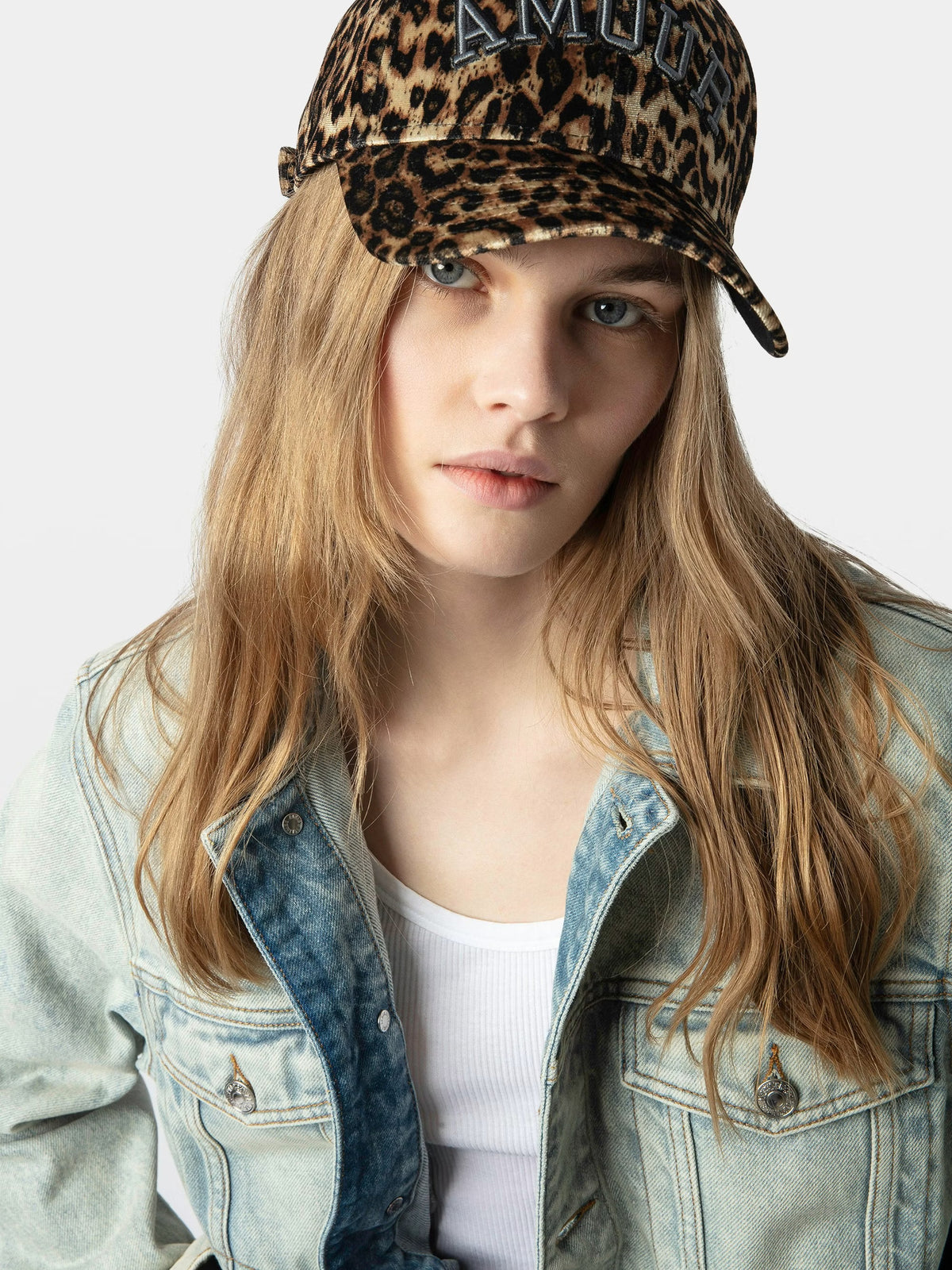 Gorra New Era X Zv Leo Amour
